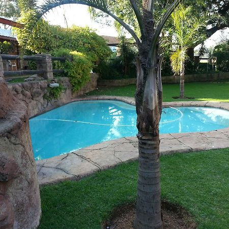 Anna Boeremeisie Guesthouse ベノニ エクステリア 写真