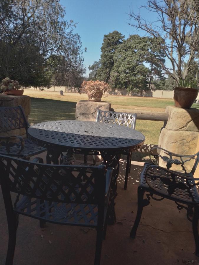 Anna Boeremeisie Guesthouse ベノニ エクステリア 写真